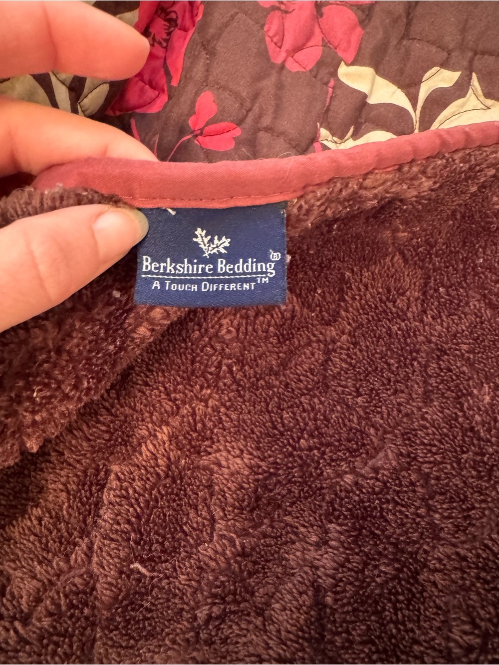 QUEEN COMFORTER - Picture 3 of 3
